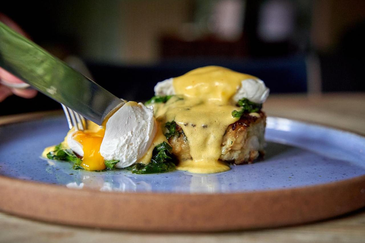 Hotel The Methuen Arms Corsham Esterno foto A dish of haddock with a sauce of eggs and mustard