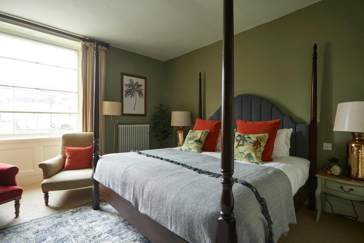 Hotel The Methuen Arms Corsham Esterno foto The Old parsonage, bedroom